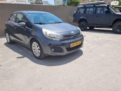 קיה ריו EX הצ'בק אוט' 1.4 (109 כ''ס) בנזין 2013 למכירה במעלה אדומ