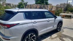 מיצובישי אאוטלנדר Premium אוט' 7 מק' 2.5 (181 כ"ס) בנזין 2022 למכיר