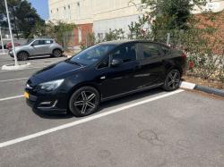 אופל אסטרה Berlina Enjoy סדאן אוט' 1.4 (140 כ"ס) בנזין 2013 למכירה בנ