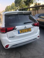 מיצובישי אאוטלנדר PHEV 4X4 Luxury הייבריד אוט' 5 מק' 2.4 (135 כ''ס) ה