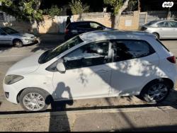 מאזדה H Dynamic אוט' 1.5 (103 כ"ס) בנזין 2015 למכירה בכפר סבא