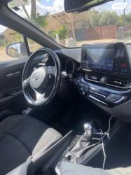 טויוטה C-HR Club הייבריד אוט' 1.8 (98 כ''ס) בנזין 2018 למכירה בבית 