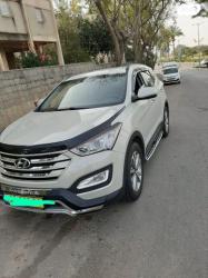 יונדאי סנטה פה 4X4 Premium אוט' בנזין 5 מק' 2.4 (192 כ"ס) בנזין 2015 ל