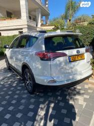 טויוטה RAV4 ארוך 4X4 GLI MC אוט' 2.0 (152 כ"ס) בנזין 2018 למכירה באום 