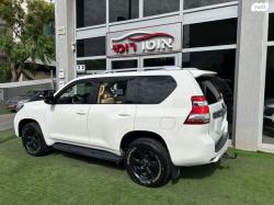 טויוטה לנד קרוזר ארוך 4X4 Luxury אוט' דיזל 7 מק' 2.8 (177 כ"ס) דיזל