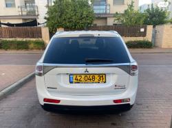 מיצובישי אאוטלנדר Instyle אוט' 5 מק' 2.0 (150 כ"ס) בנזין 2014 למכיר