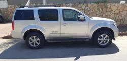 ניסאן פאת'פיינדר 4X4 LE אוט' דיזל 7 מק' 2.5 (171 כ''ס) דיזל 2009 למכ