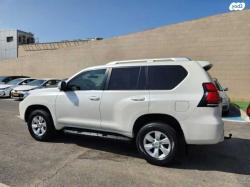 טויוטה לנד קרוזר ארוך 4X4 Luxury אוט' דיזל 7 מק' 2.8 (177 כ"ס) דיזל