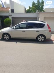 יונדאי i30CW Inspire סטיישן אוט' 1.6 (126 כ''ס) בנזין 2010 למכירה בבנ
