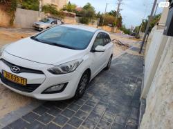 יונדאי i30 Inspire סטיישן אוט' 1.6 (135 כ"ס) בנזין 2013 למכירה בראש 