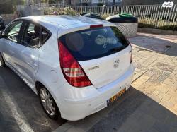 יונדאי i30 Supreme אוט' 1.6 (126 כ''ס) בנזין 2011 למכירה בבת ים