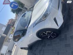 טויוטה C-HR Chic הייבריד אוט' 1.8 (98 כ"ס) בנזין 2019 למכירה בראשו