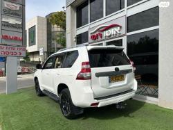 טויוטה לנד קרוזר ארוך 4X4 Luxury אוט' דיזל 7 מק' 2.8 (177 כ"ס) דיזל