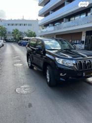 טויוטה לנד קרוזר קצר 4X4 Luxury SWB אוט' 3 דלתות דיזל 2.8 (204 כ''ס) 
