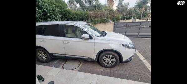 מיצובישי אאוטלנדר Instyle אוט' 7 מק' 2.0 (150 כ"ס) בנזין 2016 למכירה בכפר סבא
