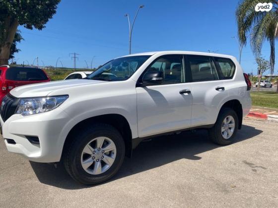 טויוטה לנד קרוזר ארוך TS 7 אוט' 7 מק' דיזל 5 דל' 2.8 (204 כ"ס) דיזל 2022 למכירה ברעננה