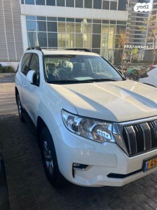 טויוטה לנד קרוזר קצר 4X4 Luxury SWB אוט' 3 דלתות דיזל 2.8 (204 כ''ס) דיזל 2023 למכירה בנתניה