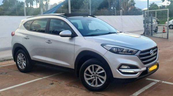 יונדאי טוסון Panoramic אוט' בנזין 2.0 (155 כ"ס) בנזין 2018 למכירה ברחובות