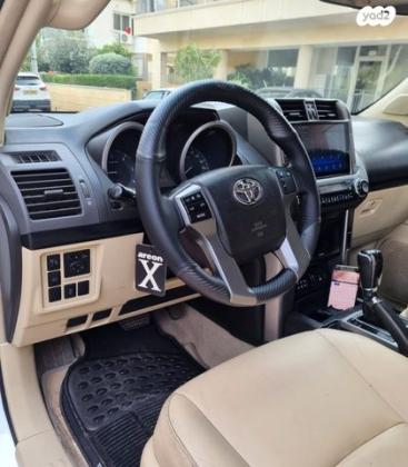 טויוטה לנד קרוזר ארוך 4X4 Select אוט' דיזל 7 מק' 3.0 (173 כ''ס) דיזל 2010 למכירה בחולון