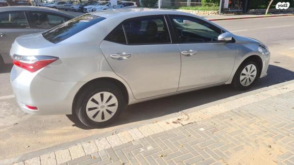 טויוטה קורולה Sun אוט' 1.6 (132 כ"ס) בנזין 2018 למכירה בכפר סבא