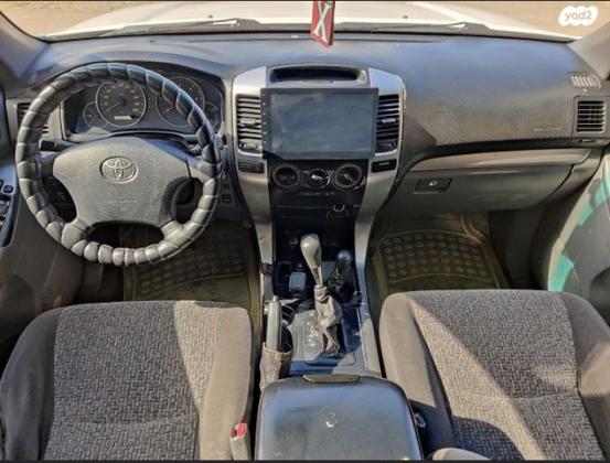 טויוטה לנד קרוזר ארוך 4X4 STD אוט' דיזל 5 מק' 3.0 (166 כ"ס) דיזל 2006 למכירה בלוד