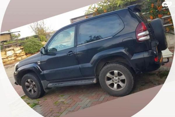 טויוטה לנד קרוזר קצר 4X4 Premium אוט' דיזל 3.0 (173 כ''ס) דיזל 2006 למכירה בכפר יונה