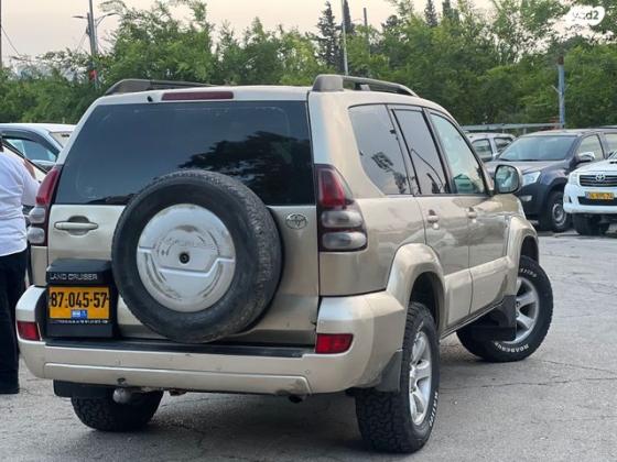 טויוטה לנד קרוזר ארוך 4X4 Luxury אוט' דיזל 8 מק' 3.0 (166 כ''ס) דיזל 2005 למכירה בירושלים