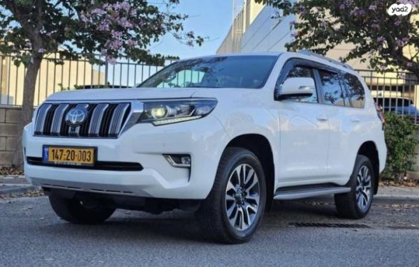 טויוטה לנד קרוזר ארוך Sahara אוט' 7 מק' דיזל 5 דל' 2.8 (204 כ"ס) דיזל 2022 למכירה בסח'נין