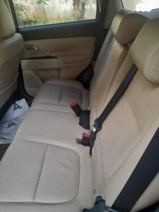 מיצובישי אאוטלנדר Premium אוט' 7 מק' 2.0 (150 כ''ס) בנזין 2016 למכירה בטירה