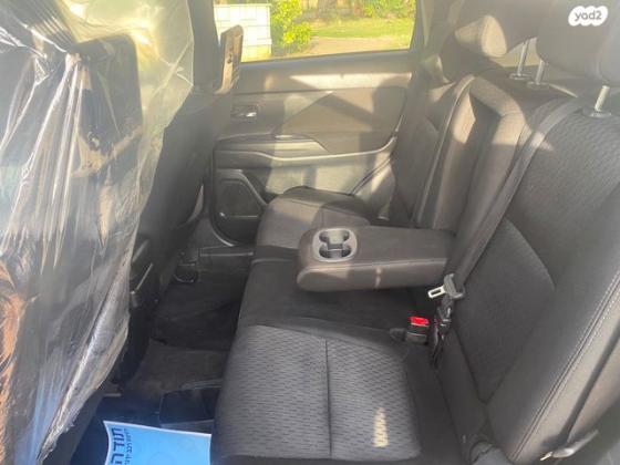 מיצובישי אאוטלנדר Instyle אוט' 7 מק' 2.0 (150 כ"ס) בנזין 2014 למכירה באור יהודה