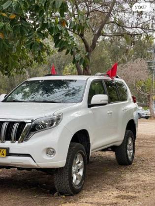 טויוטה לנד קרוזר ארוך 4X4 Select אוט' דיזל 7 מק' 3.0 (173 כ''ס) דיזל 2011 למכירה בפתח תקווה