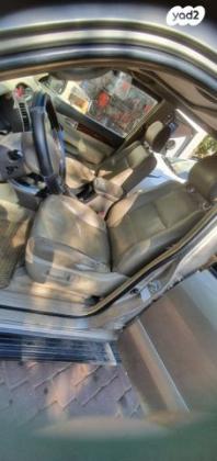טויוטה לנד קרוזר ארוך 4X4 Luxury אוט' דיזל 8 מק' 3.0 (166 כ''ס) דיזל 2004 למכירה בכפר ורדים