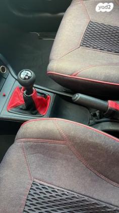 אופל אסטרה GSI הצ'בק ידני 2.2 (147 כ"ס) בנזין 2001 למכירה בברוש