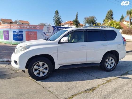 טויוטה לנד קרוזר ארוך 4X4 Luxury 60th אוט' דיזל 7 מק' 3.0 (190 כ''ס) דיזל 2010 למכירה ביבנה