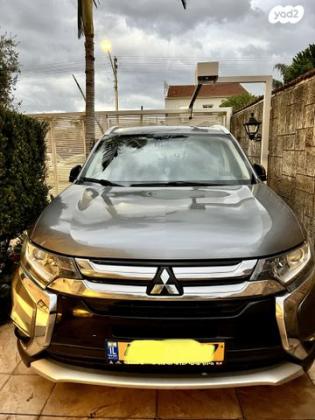 מיצובישי אאוטלנדר Premium אוט' 7 מק' 2.0 (150 כ''ס) בנזין 2016 למכירה בגן יבנה