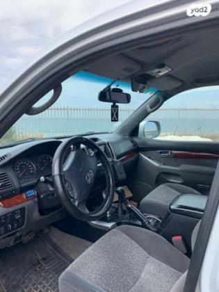 טויוטה לנד קרוזר ארוך 4X4 STD אוט' דיזל 8 מק' 3.0 (173 כ''ס) דיזל 2008 למכירה בכפר סבא