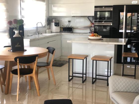 הרצל 4 (מרכז העיר)