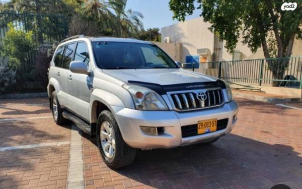 טויוטה לנד קרוזר ארוך 4X4 Luxury אוט' דיזל 8 מק' 3.0 (166 כ''ס) דיזל 2004 למכירה בערערה