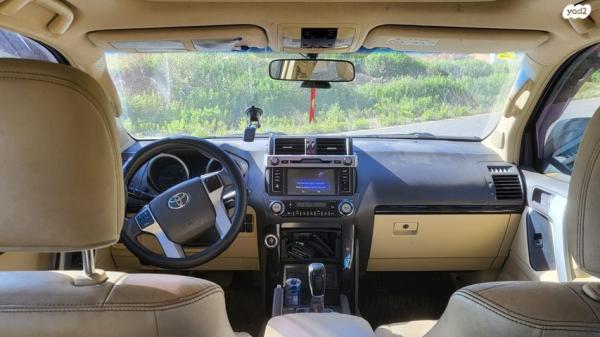 טויוטה לנד קרוזר ארוך 4X4 Luxury אוט' דיזל 7 מק' 2.8 (177 כ"ס) דיזל 2015 למכירה בראמה