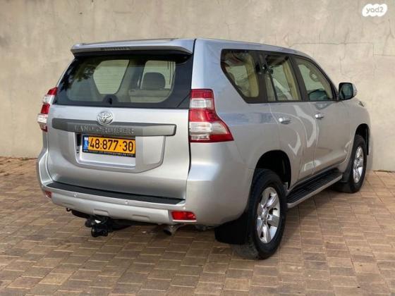 טויוטה לנד קרוזר ארוך 4X4 Select AC אוט' דיזל 7 מק' 3.0 (190 כ''ס) דיזל 2014 למכירה בנתניה