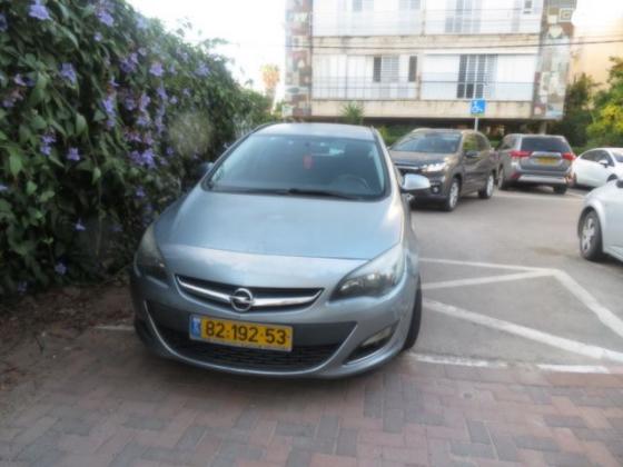 אופל אסטרה Enjoy סטיישן אוט' 1.4 (140 כ"ס) בנזין 2014 למכירה בפתח תקווה