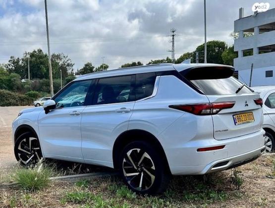 מיצובישי אאוטלנדר 4X4 Luxury אוט' 7 מק' 2.5 (181 כ"ס) בנזין 2022 למכירה בנתניה