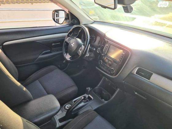 מיצובישי אאוטלנדר 4X4 Supreme אוט' 7 מק' 2.0 (150 כ"ס) בנזין 2016 למכירה בחולון