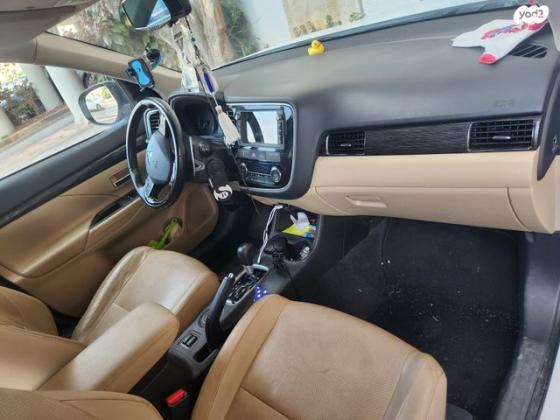 מיצובישי אאוטלנדר Premium אוט' 7 מק' 2.0 (150 כ''ס) בנזין 2016 למכירה בנשר
