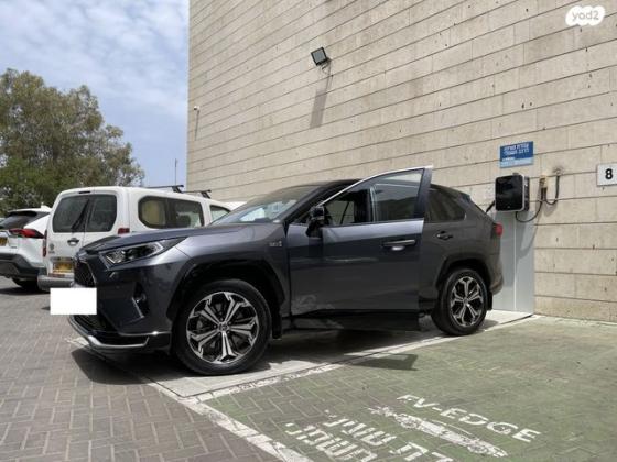 טויוטה RAV4 הייבריד 4X4 E-Motion פלאג-אין אוט' 2.5 (185 כ''ס) היברידי חשמל / בנזין 2021 למכירה בכפר סבא