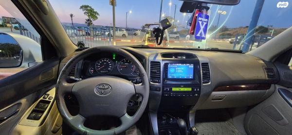 טויוטה לנד קרוזר ארוך 4X4 Luxury אוט' 8 מק' 4.0 (250 כ''ס) בנזין 2004 למכירה בבאר שבע