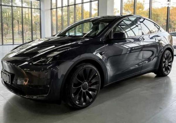 טסלה מודל Y 4X4 Performance אוט' חשמלי (534 כ''ס) חשמלי 2023 למכירה בצפת