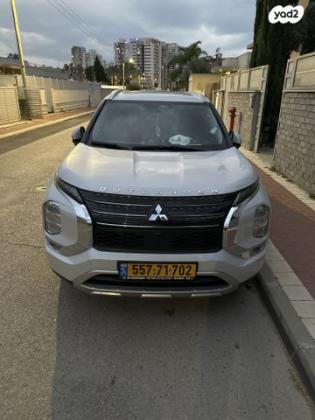 מיצובישי אאוטלנדר Premium אוט' 7 מק' 2.5 (181 כ"ס) בנזין 2021 למכירה בקרית ביאליק
