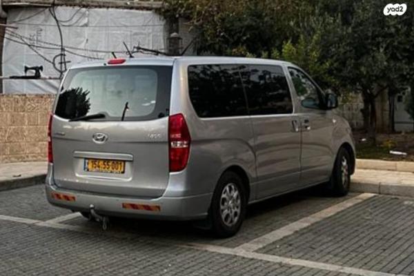 יונדאי i800 GLS CRDI מיניבוס אוט' דיזל 8 מק' 2.5 (170 כ"ס) דיזל 2018 למכירה בתל אביב יפו