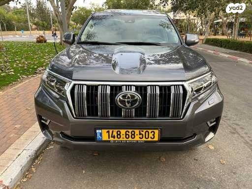טויוטה לנד קרוזר ארוך Limited אוט' 7 מק' דיזל 5 דל' 2.8 (204 כ"ס) דיזל 2022 למכירה בתל אביב יפו